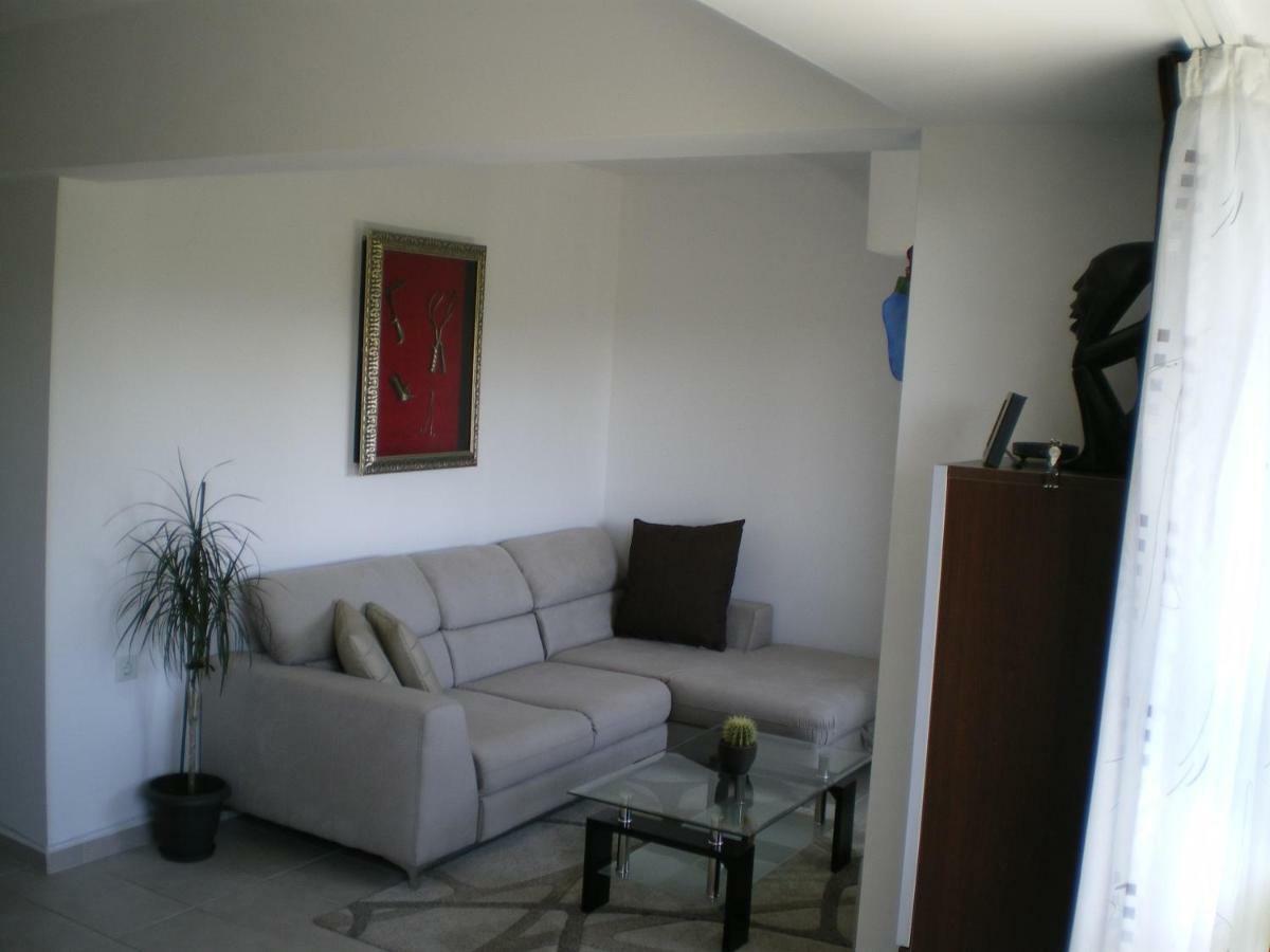 Park View Apartment Plovdiv With Parking Exterior photo
